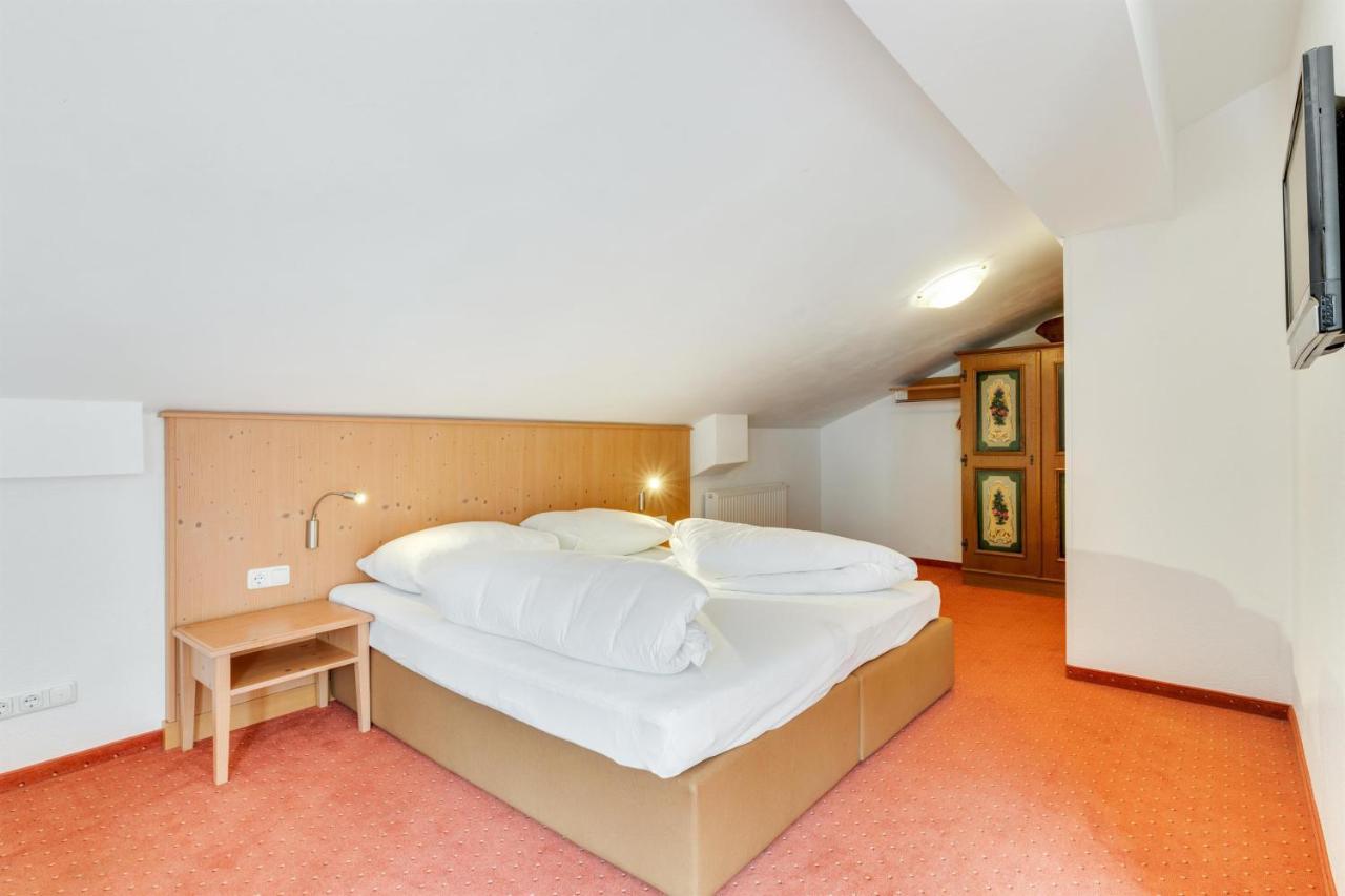 Chalet Martin Hotel Sankt Anton am Arlberg Exterior photo